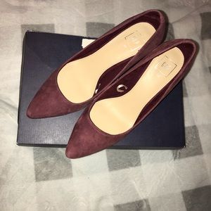 NEW: Gap Faux Suede Pointed Toed pumps. Size 10